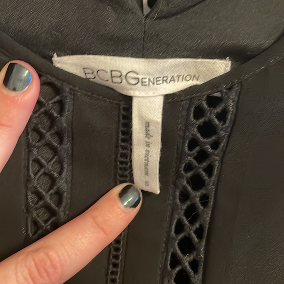 BCBG black long sleeved dress - Picture 4 of 6